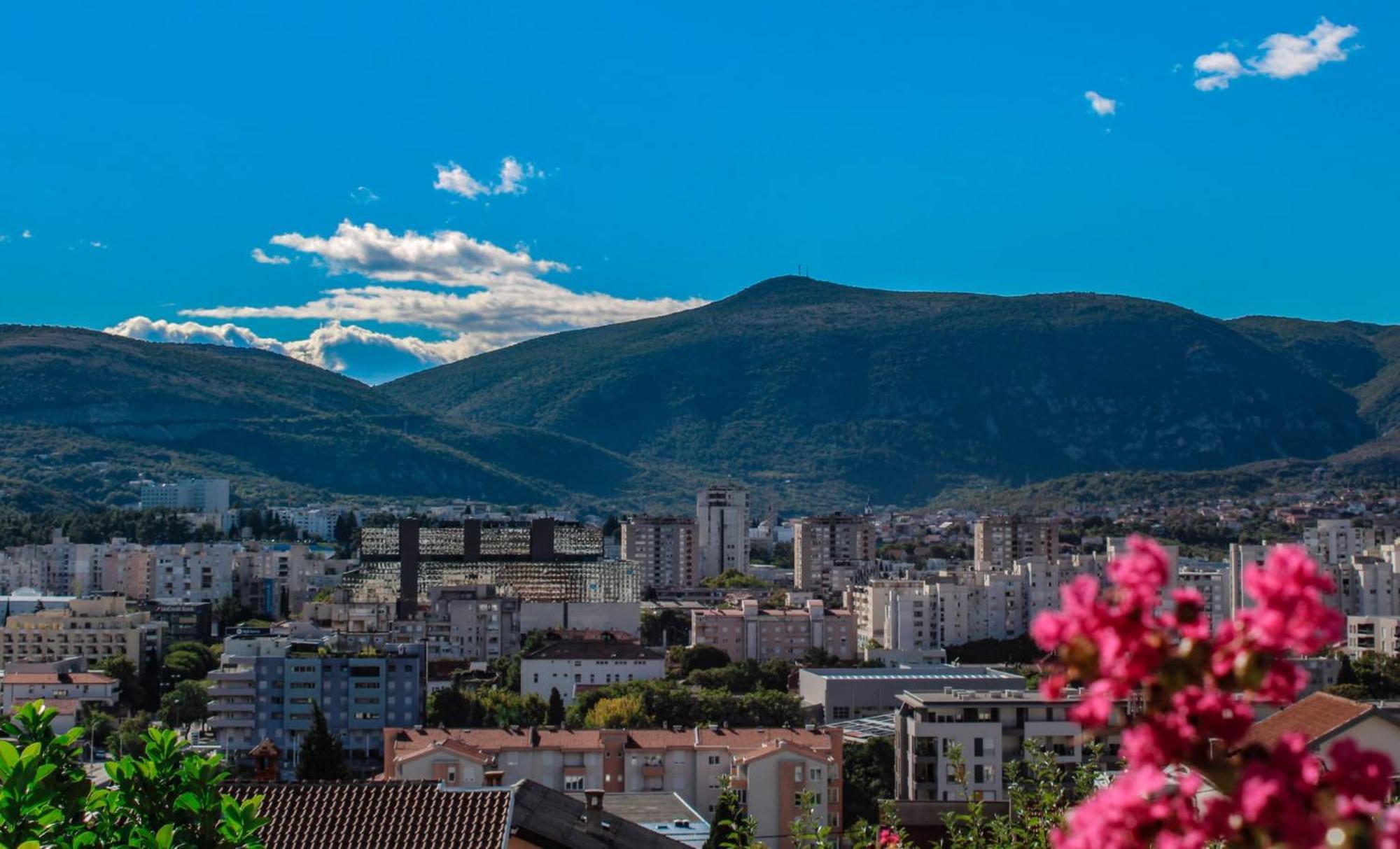 Apartment Merry - Free Garage & Parking Mostar Exterior photo