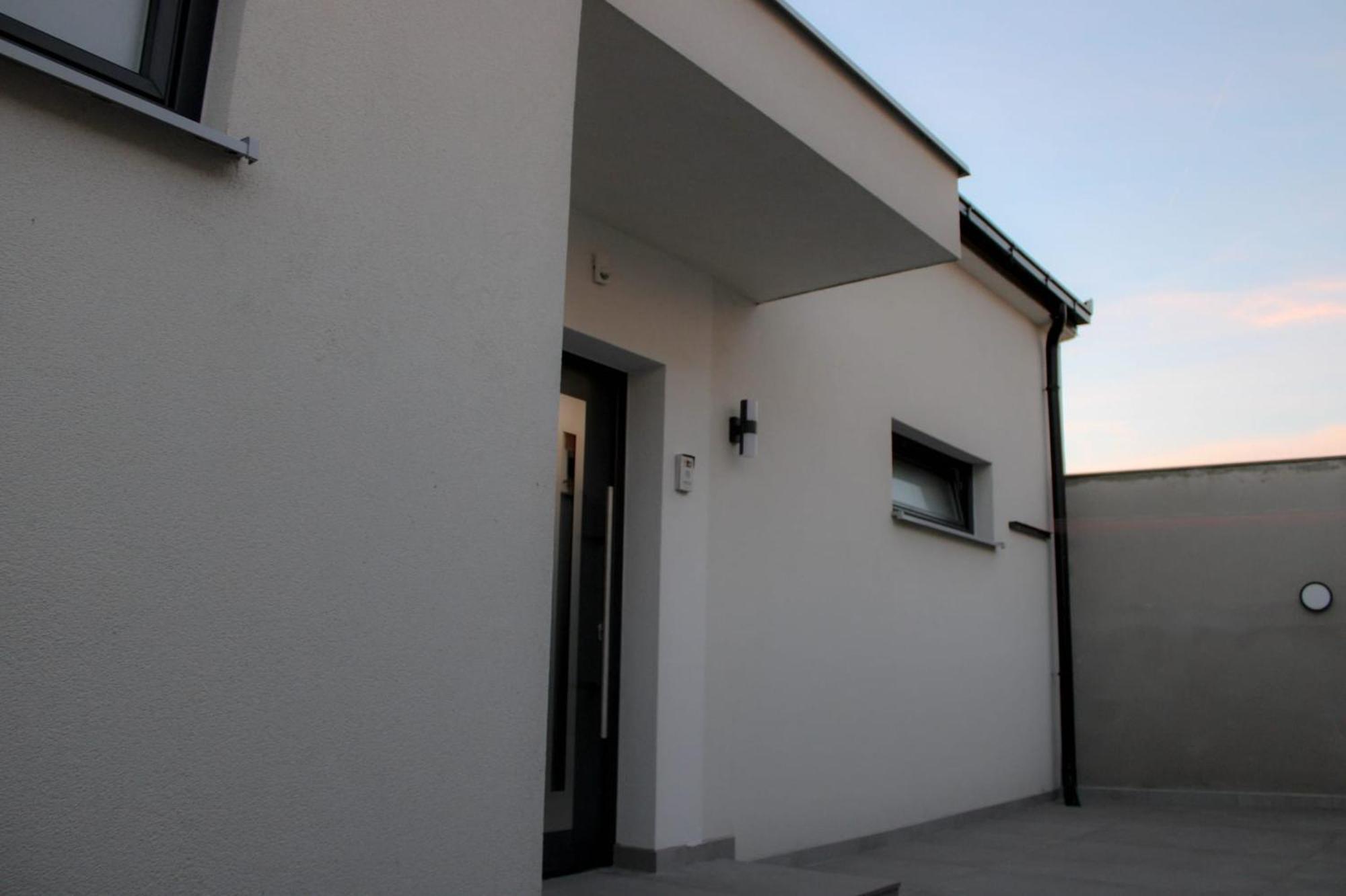 Apartment Merry - Free Garage & Parking Mostar Exterior photo